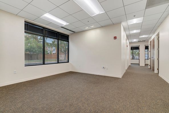 106 Catoctin Cir SE, Leesburg, VA 20175